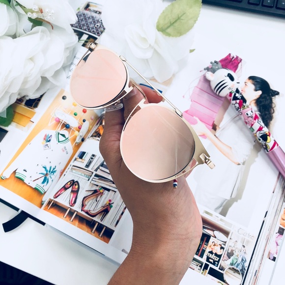 Cyber Week - Pink Rose Round Mirror Sunglasses - Picture 3 of 4